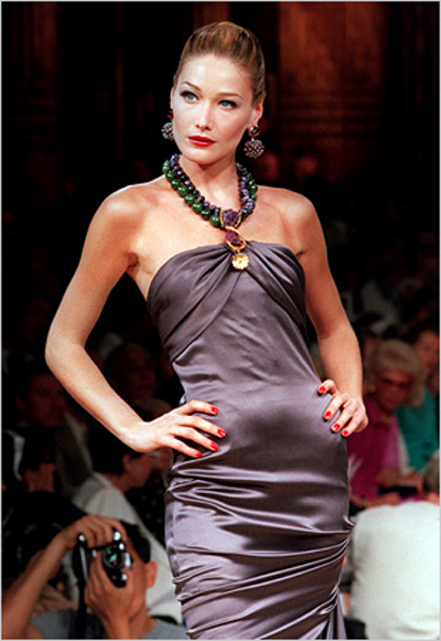 carla-bruni-on-catwalk1 Carla Bruni on the catwalk